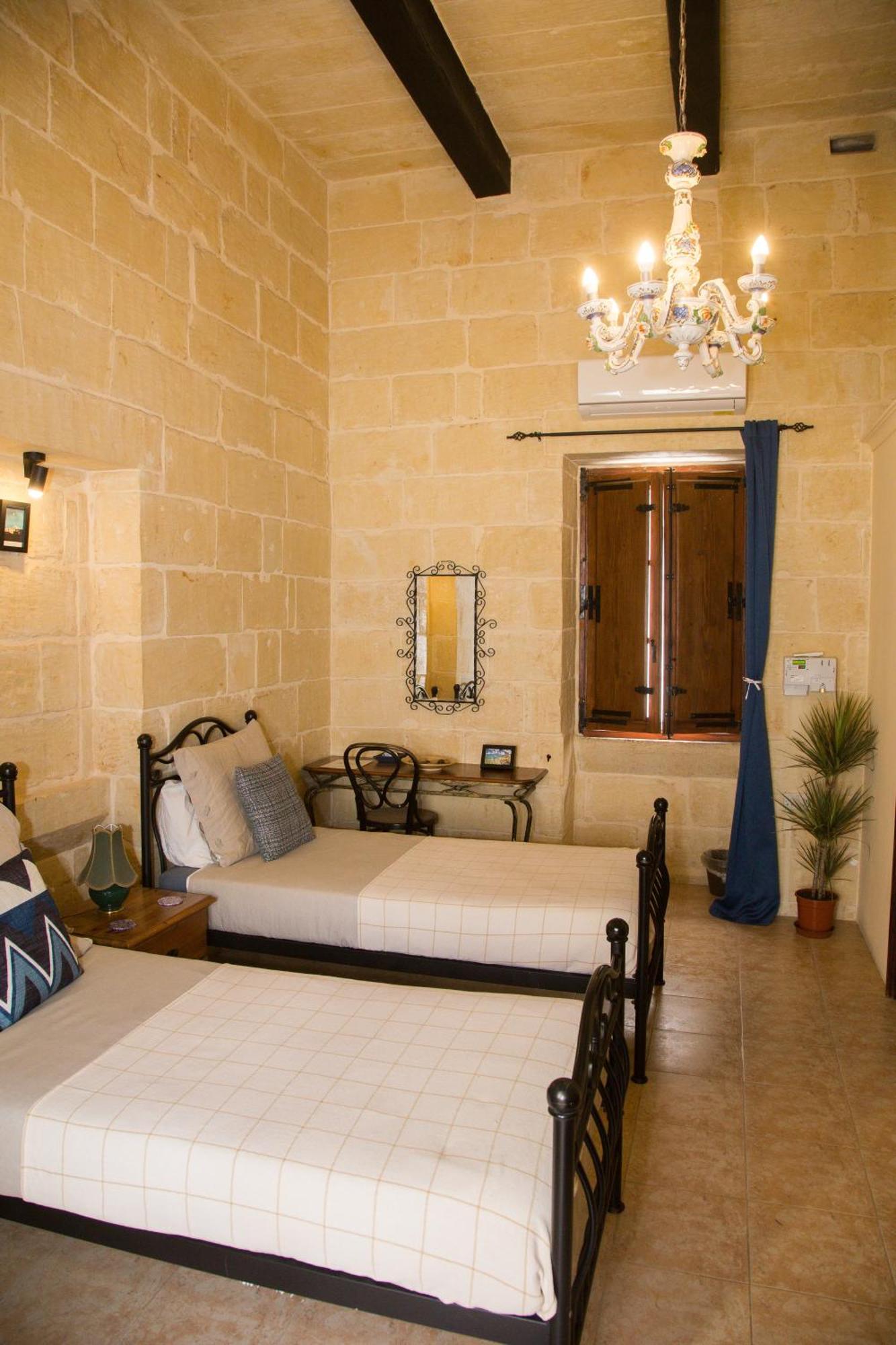 A La Maison *
